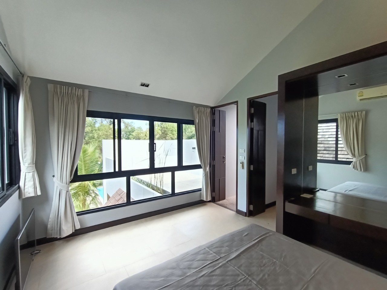 Property image - full photo 33