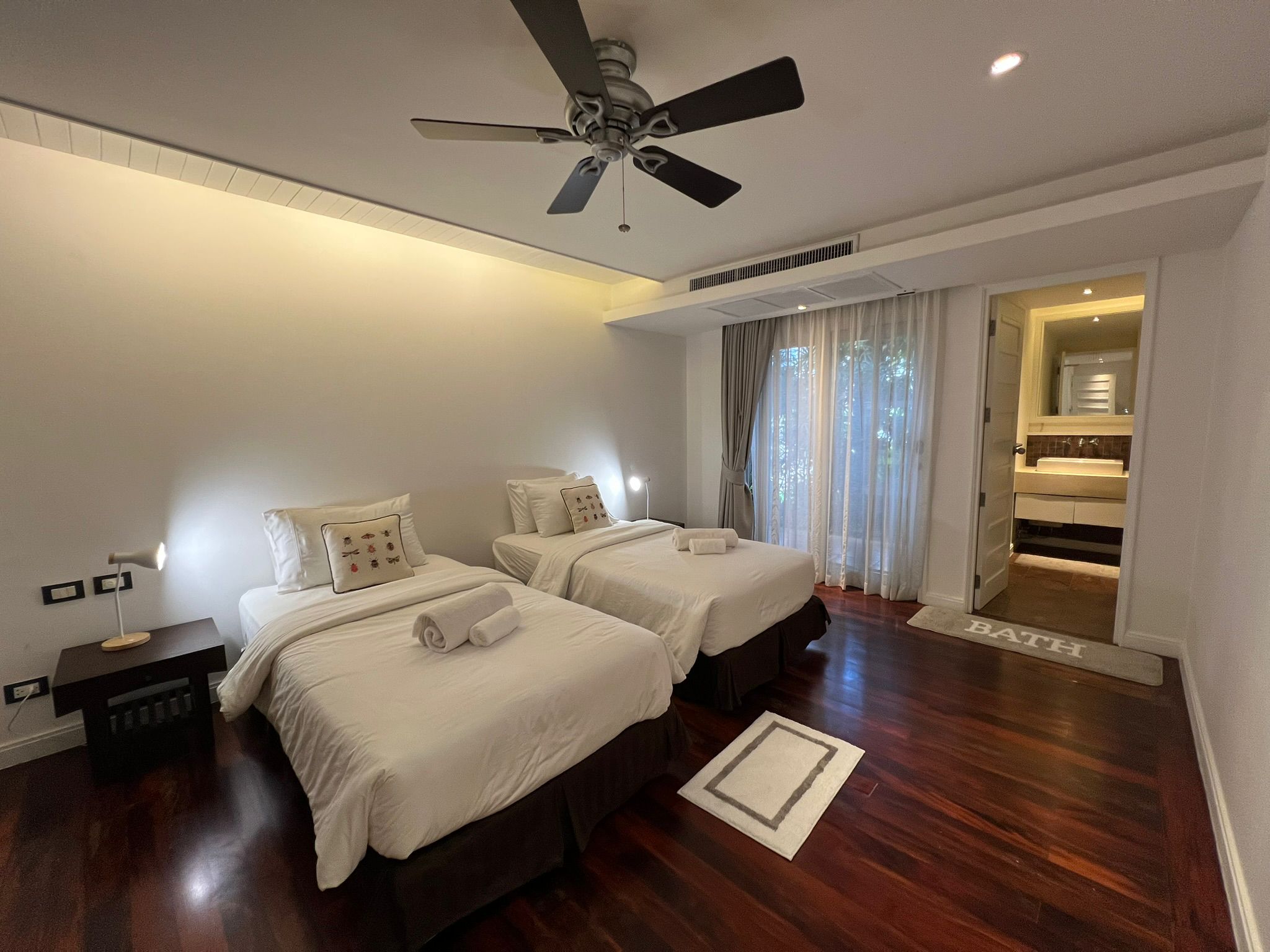 Property image - full photo 14
