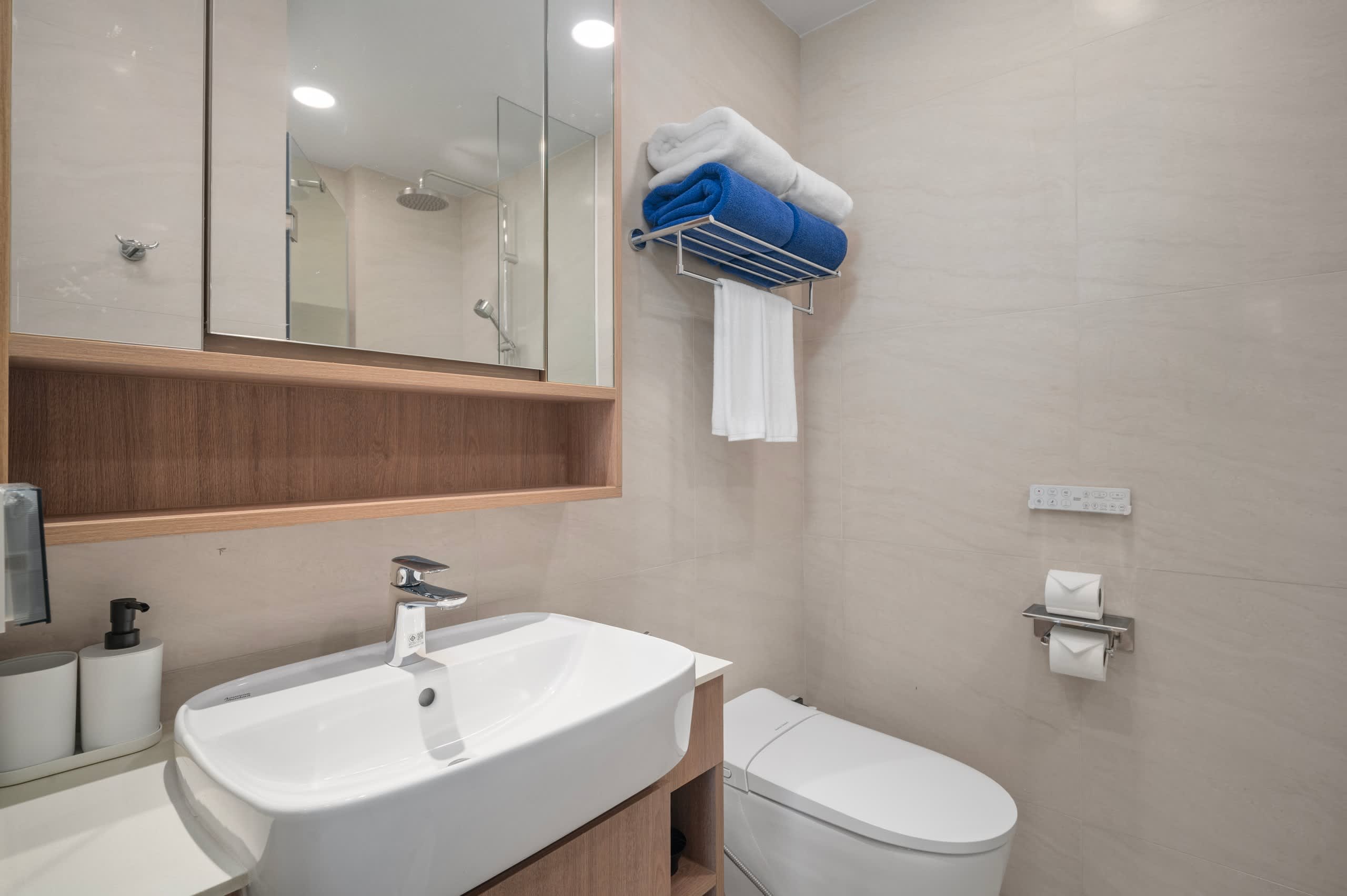 Property image - full photo 12