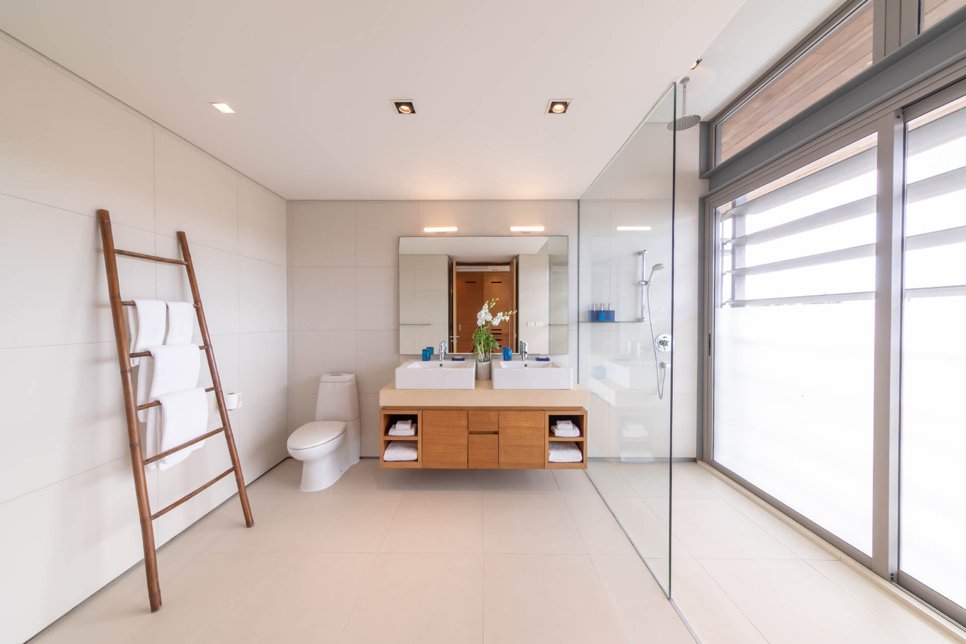 Property image - full photo 15