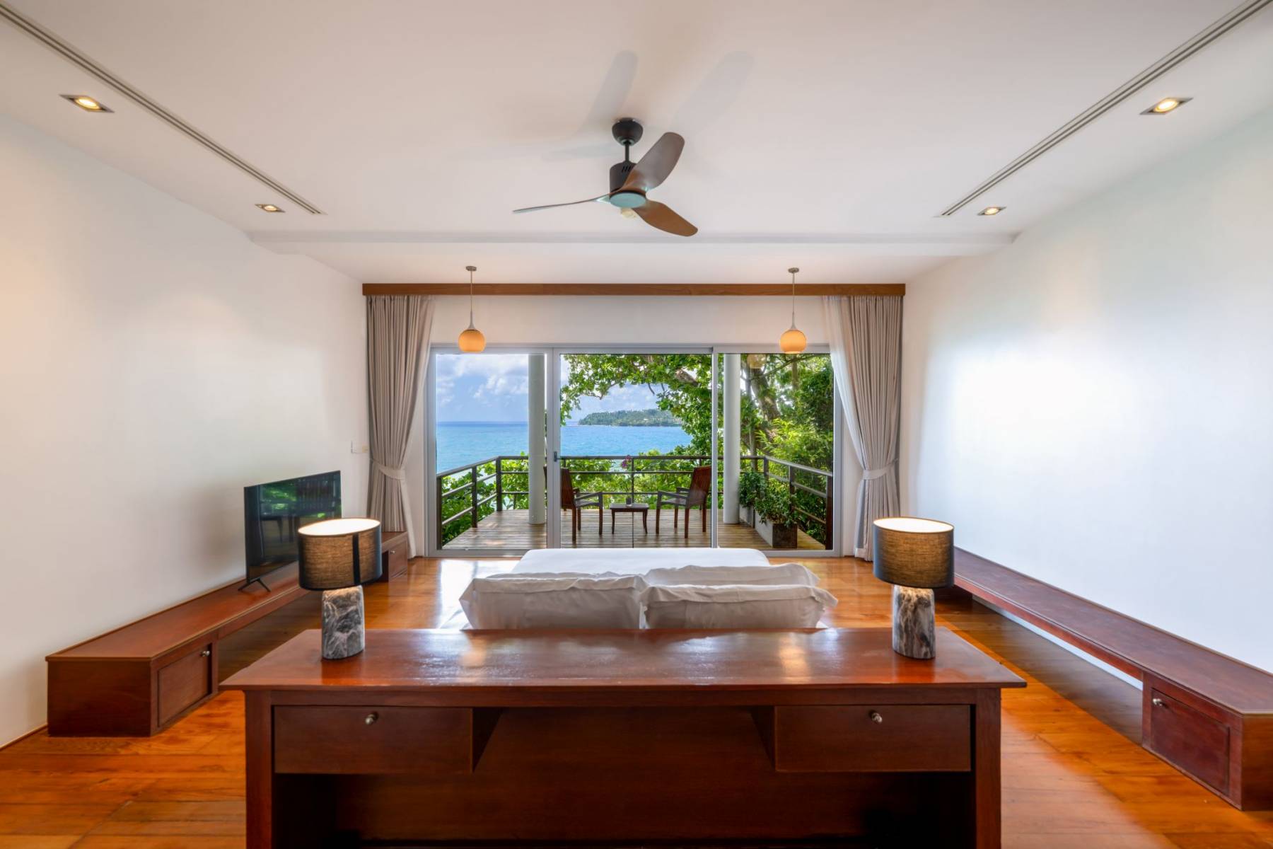 Property image - full photo 16