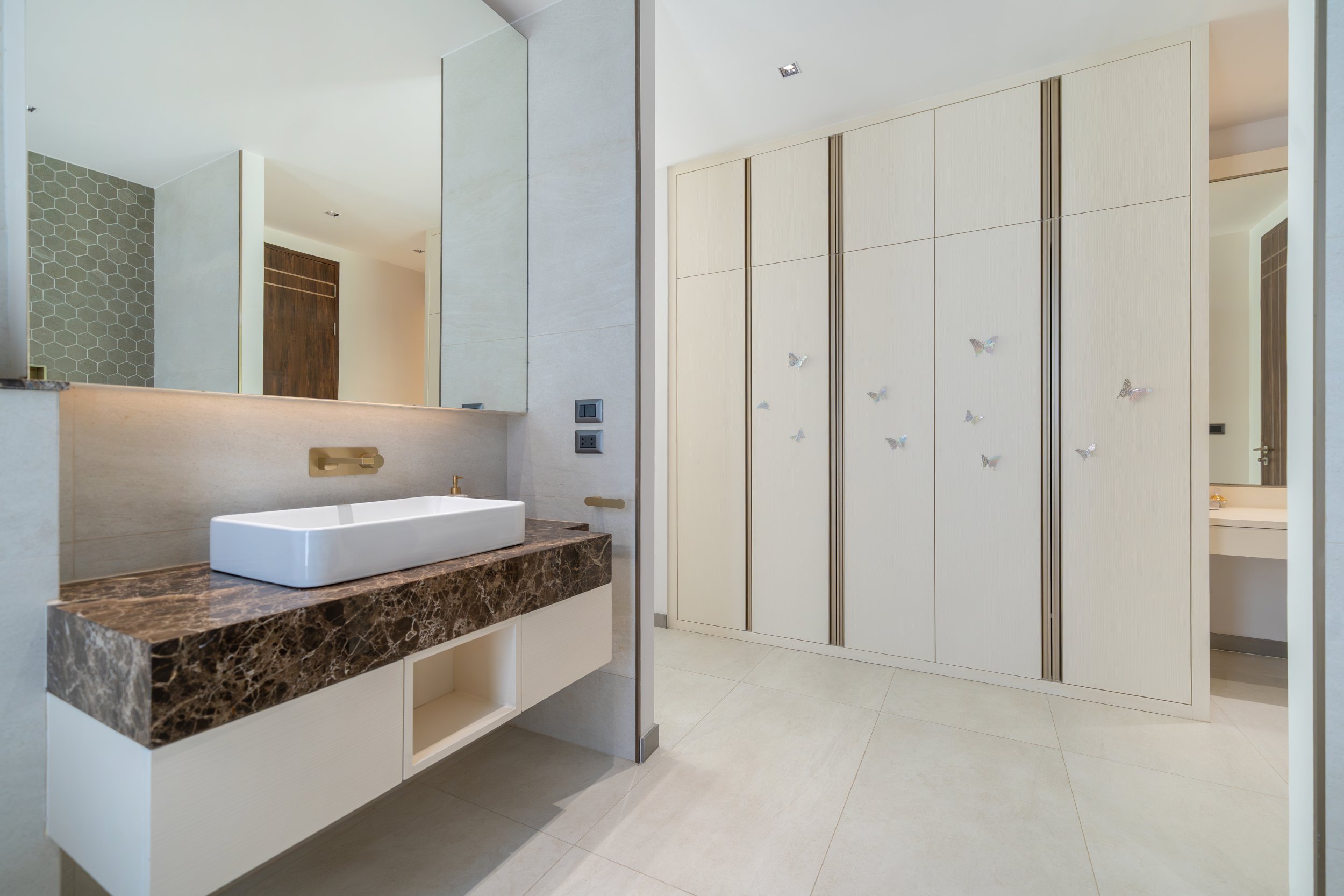 Property image - full photo 32
