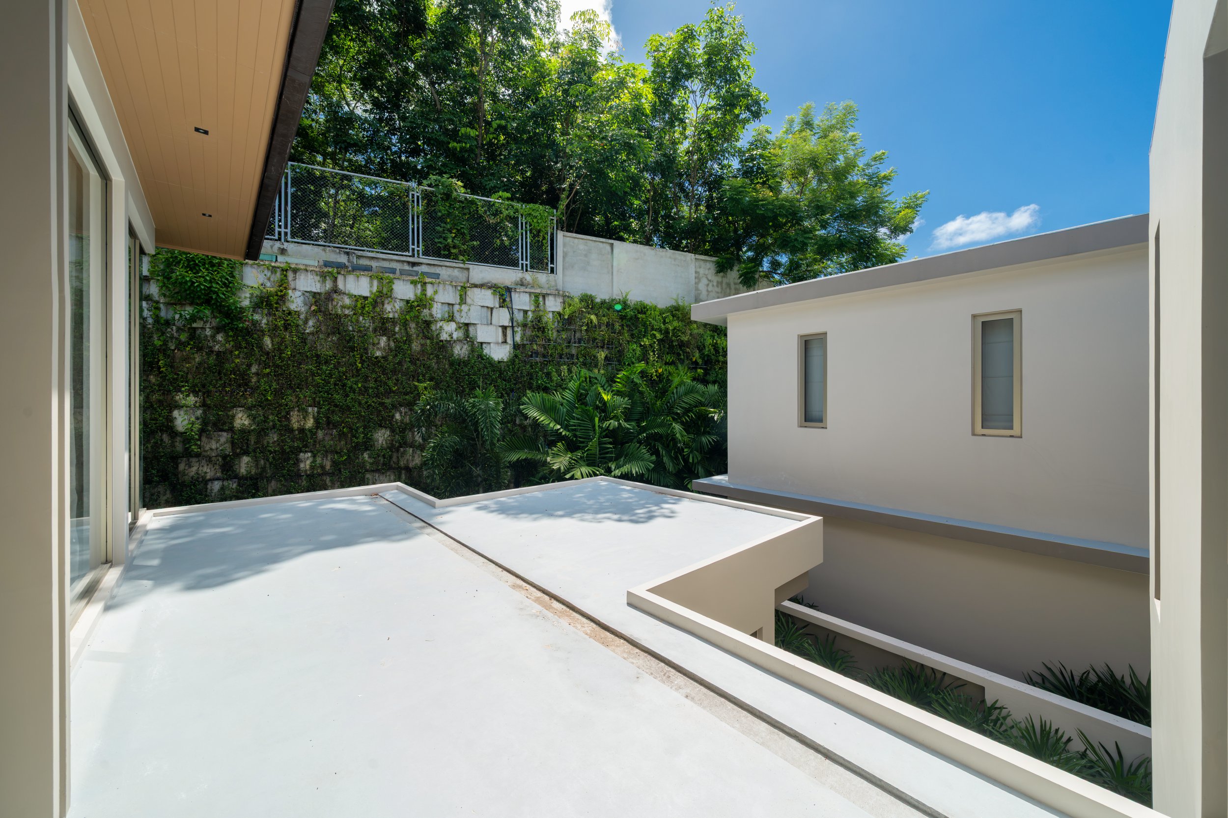 Property image - full photo 42