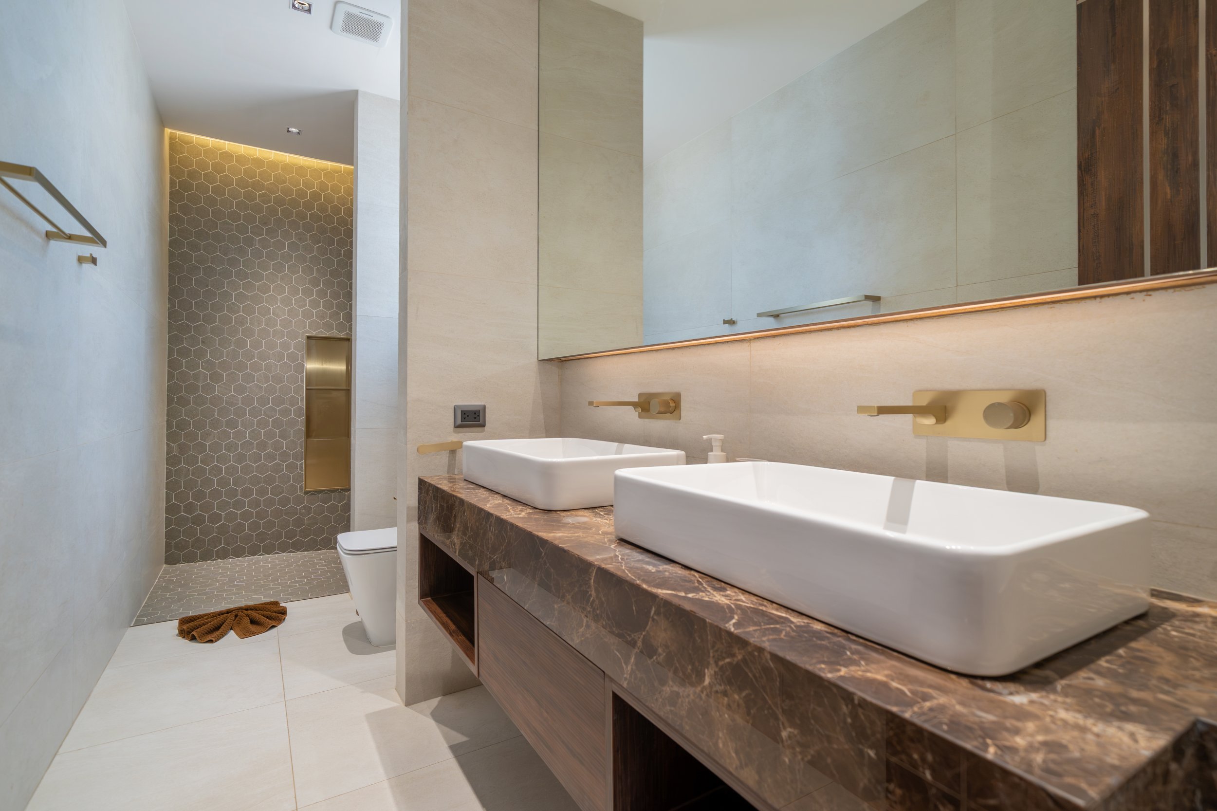 Property image - full photo 45