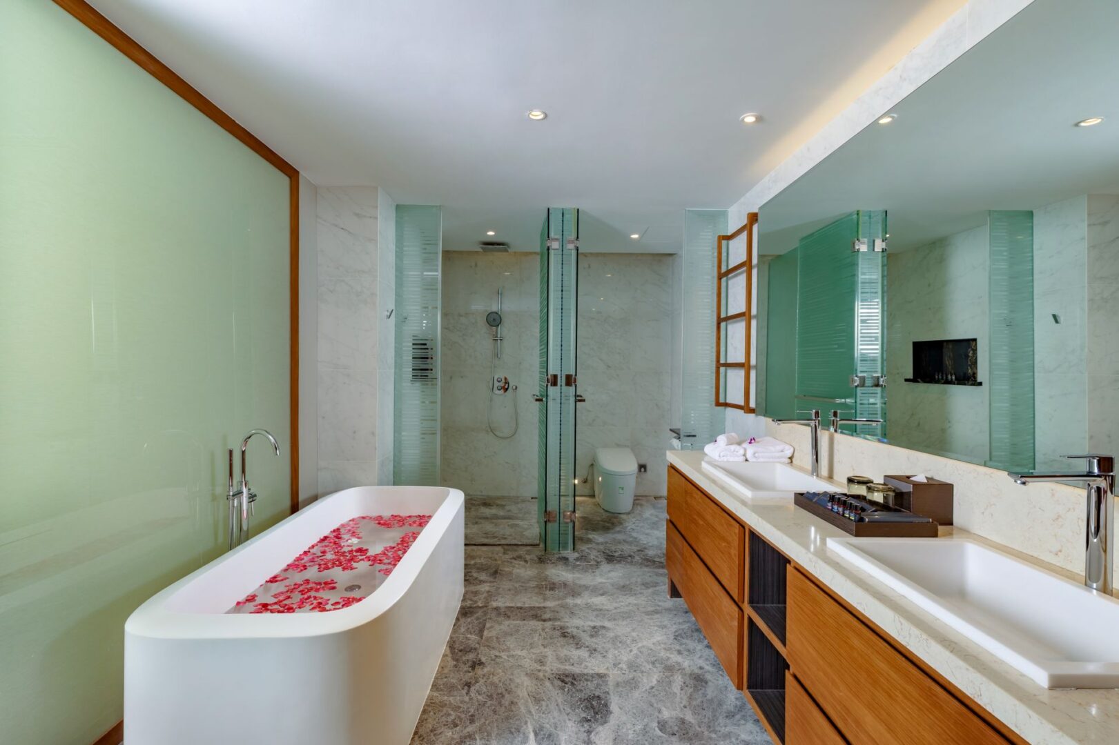 Property image - full photo 54