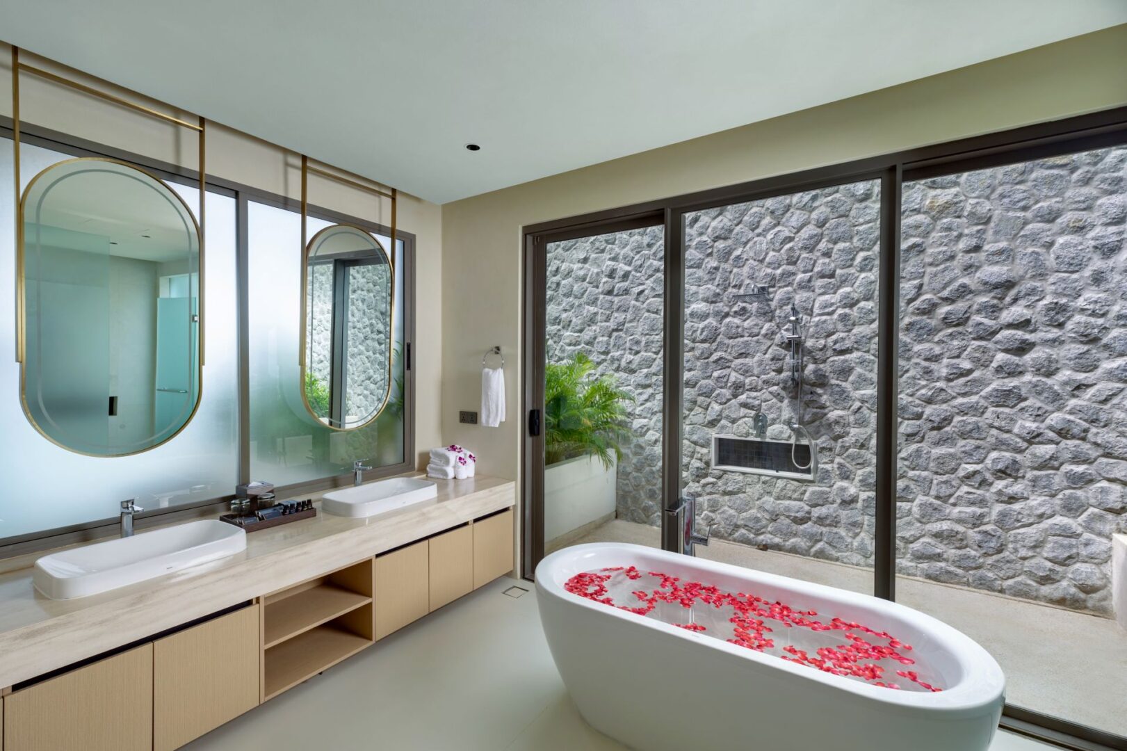 Property image - full photo 58