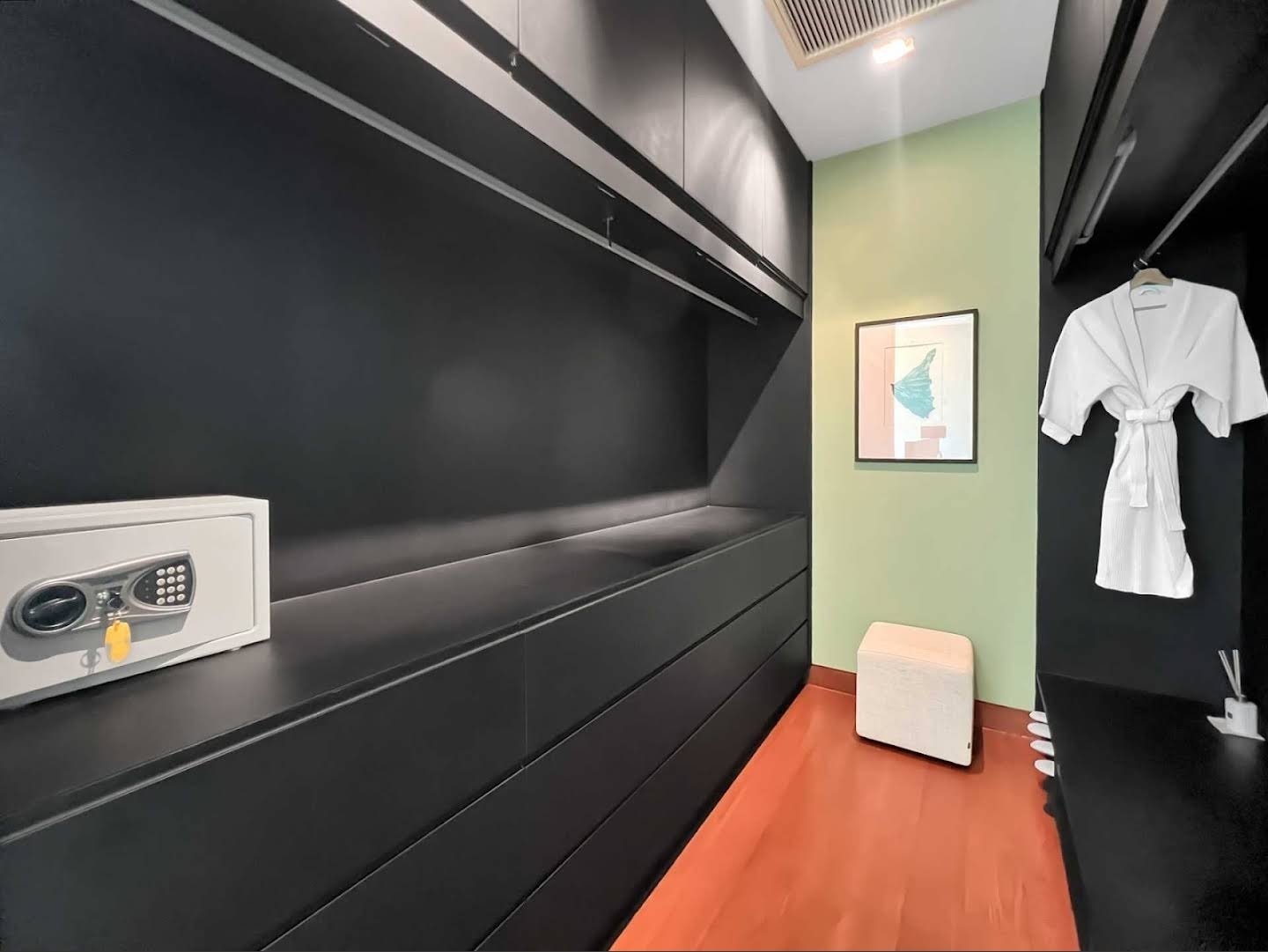 Property image - full photo 40