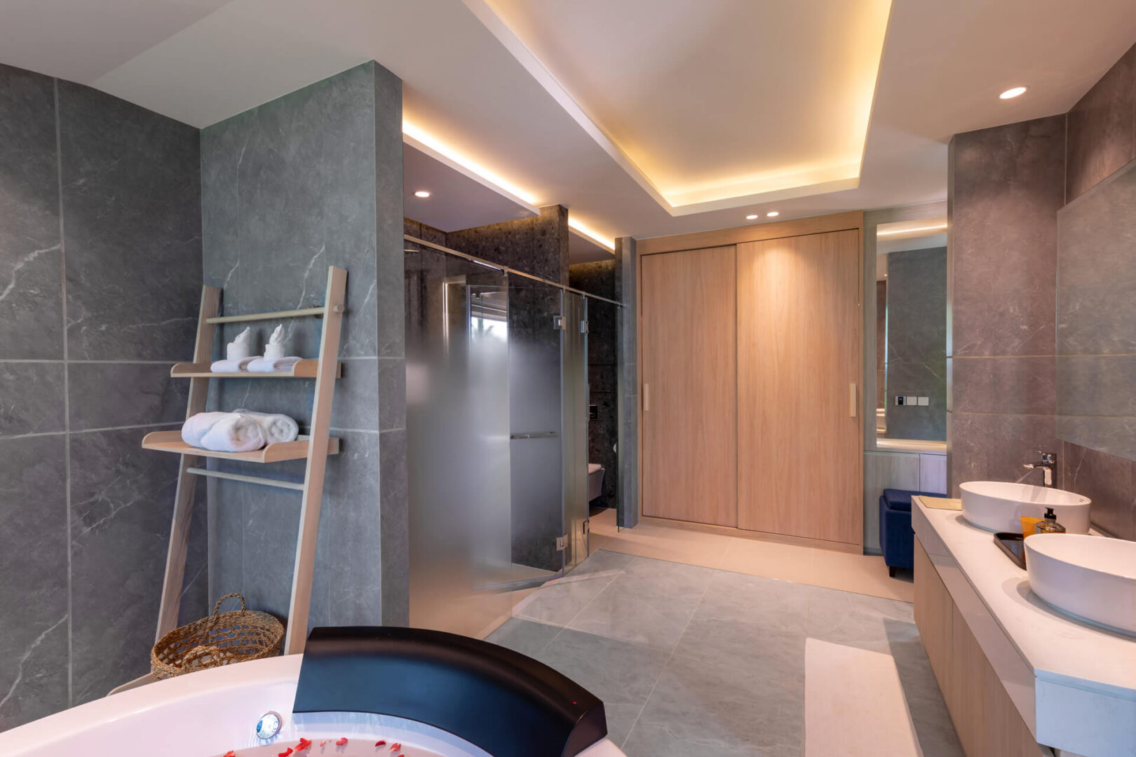 Property image - full photo 53