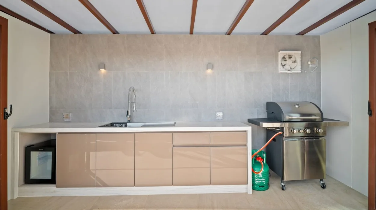 Property image - photo 2