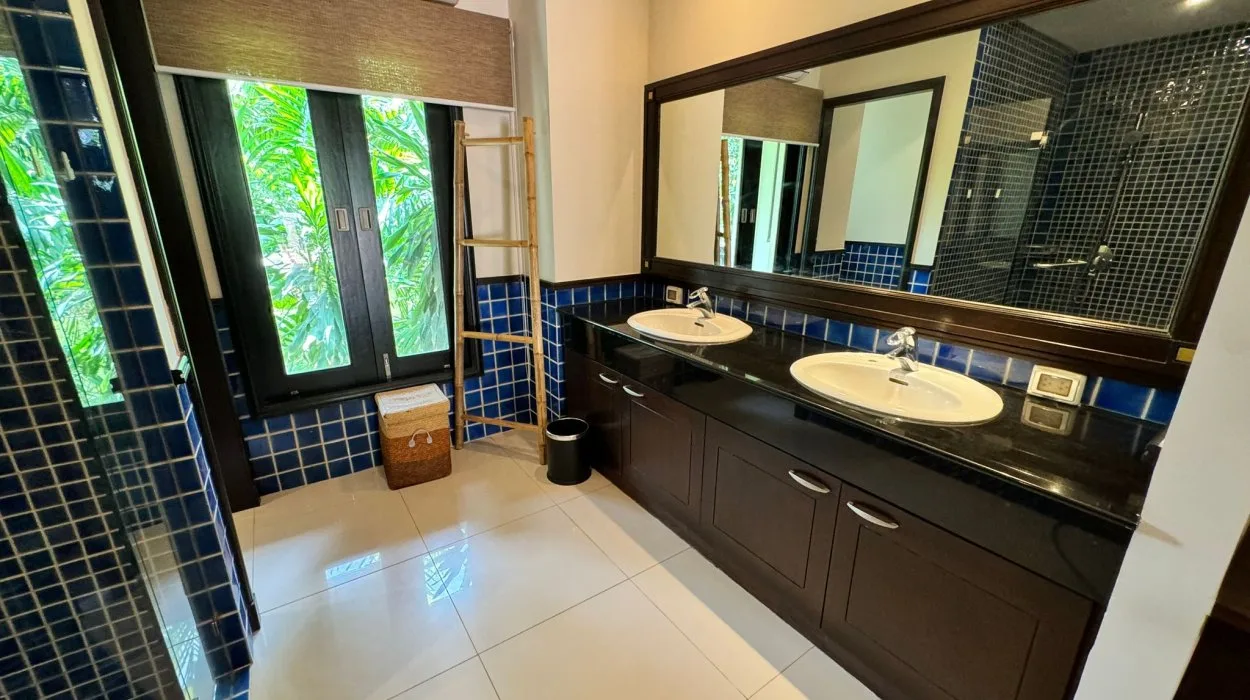 Property image - gallery 11