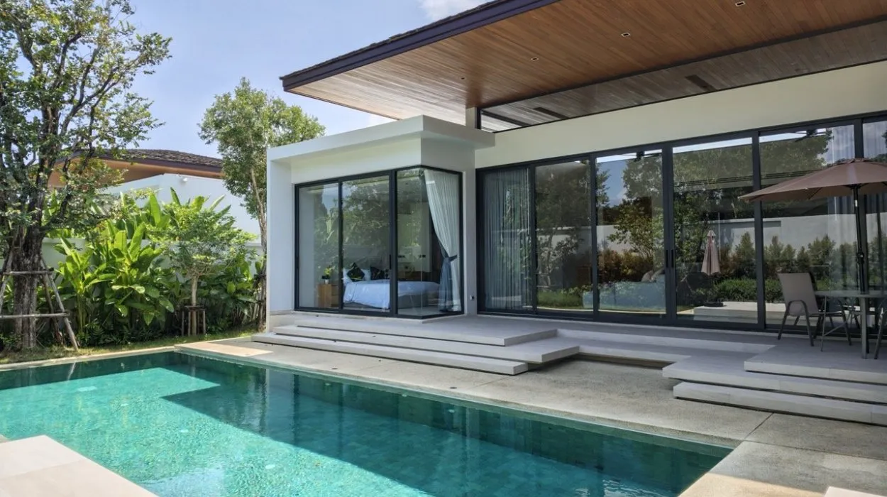 4-Bedroom Villa, with pool view, on Bangtao/Laguna beach