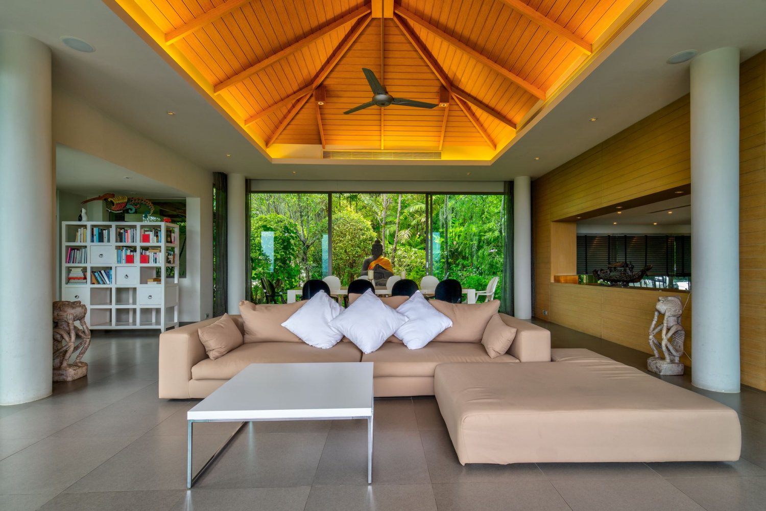 Property image - full photo 2
