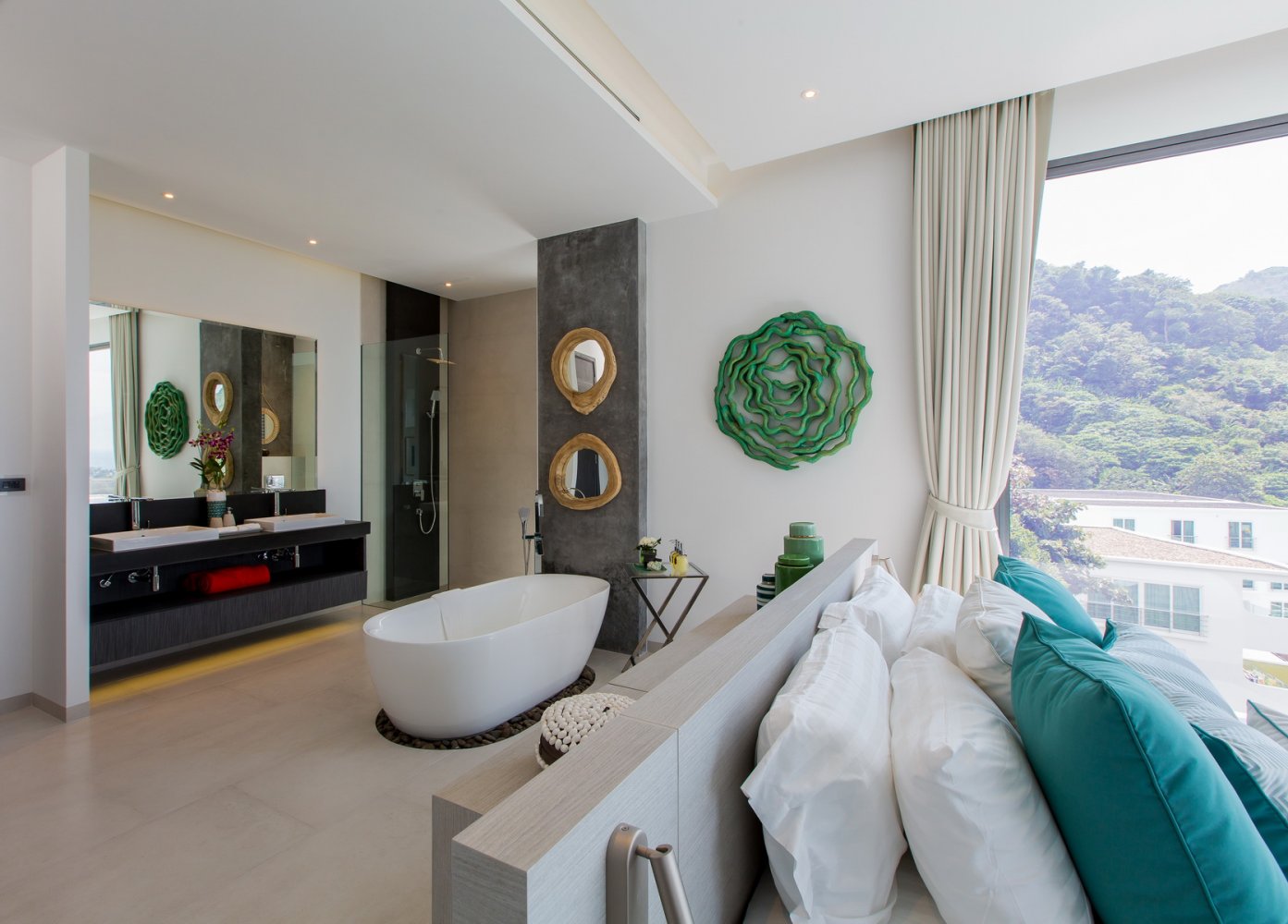 Property image - full photo 4