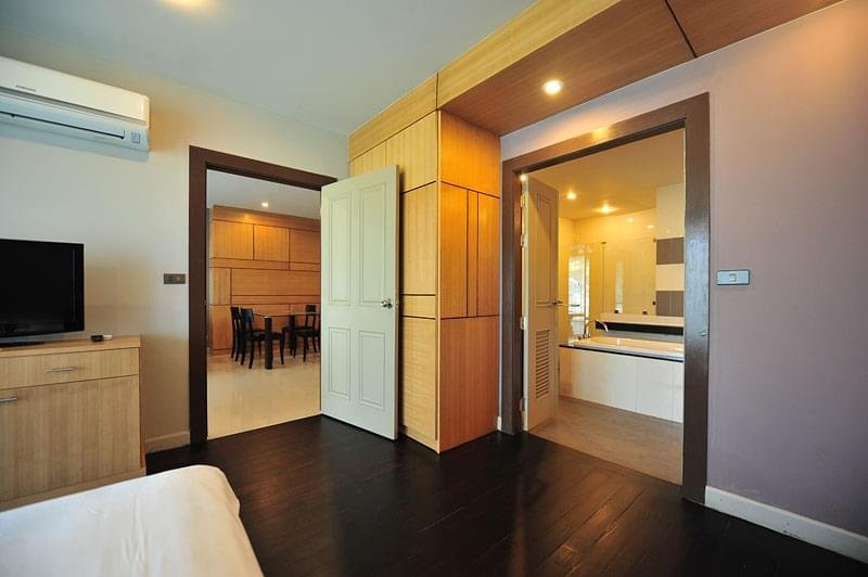 Property image - full photo 3