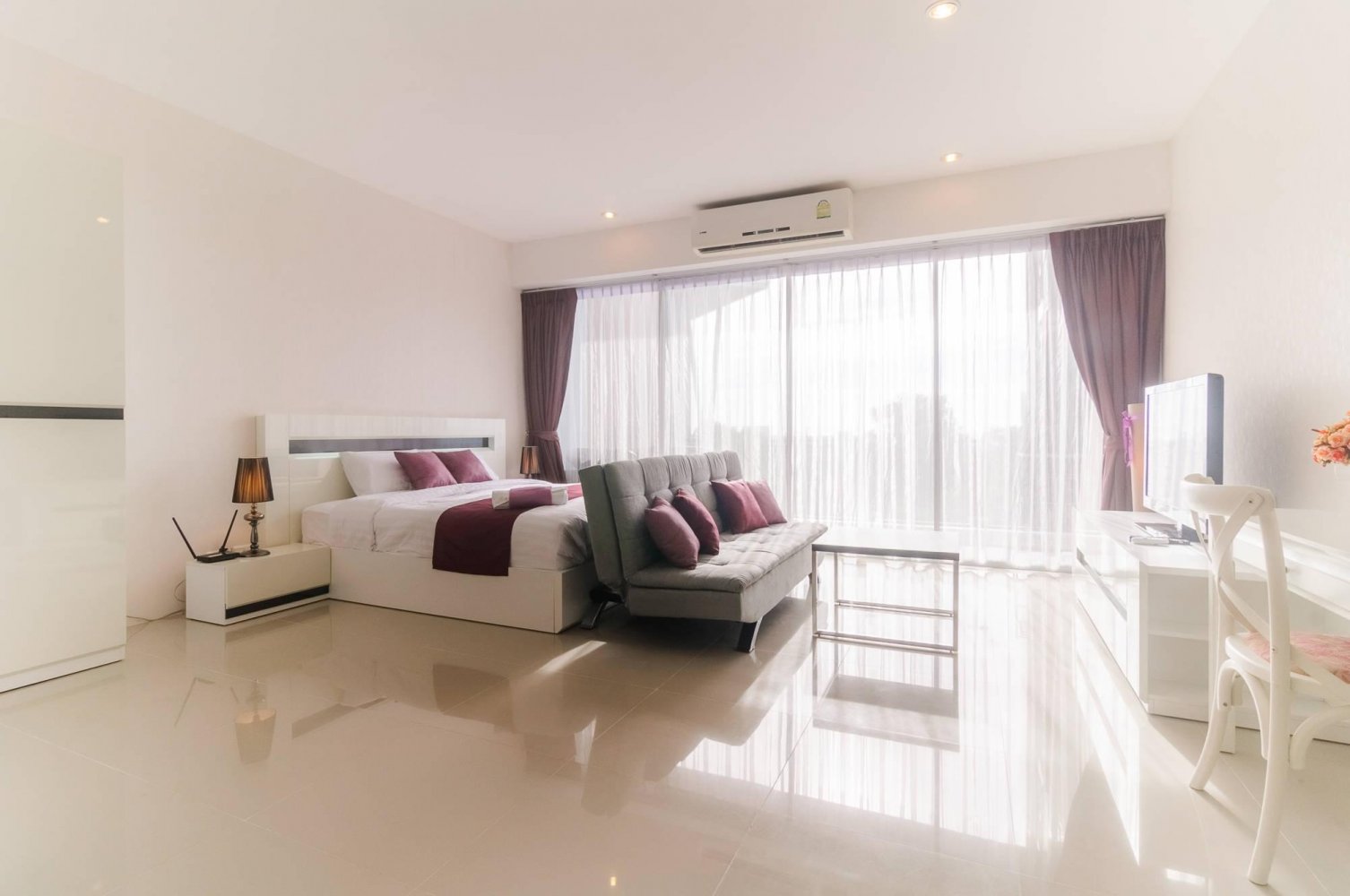 Property image - full photo 4