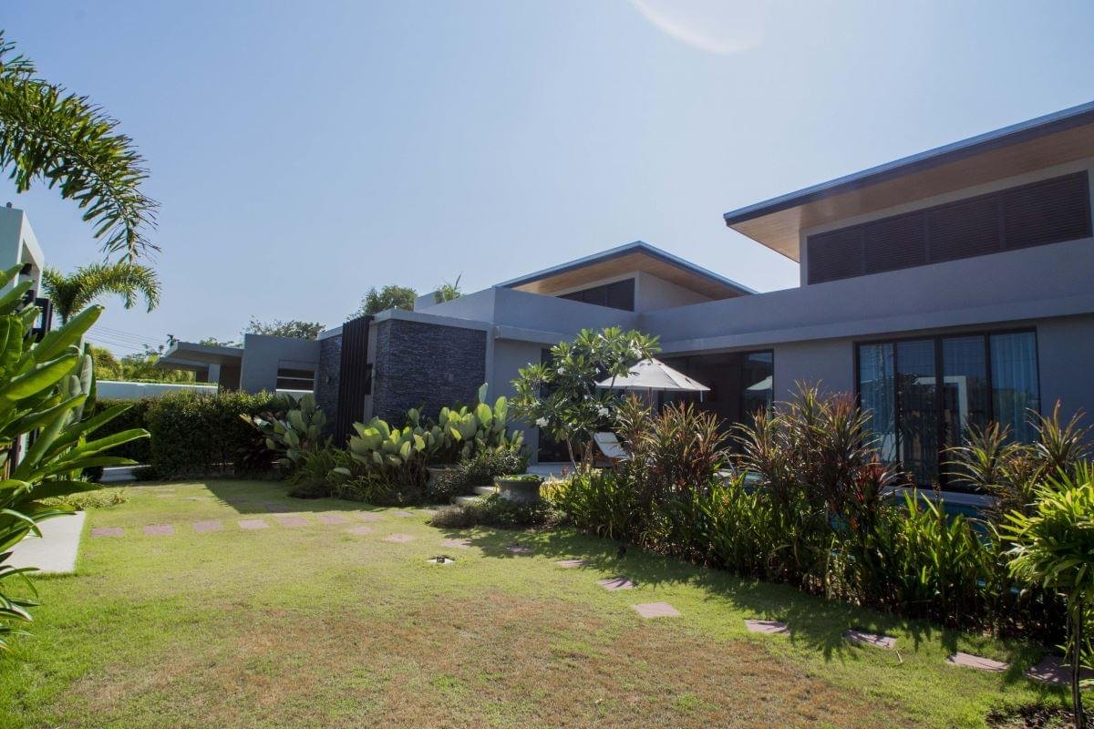 Property image - full photo 3