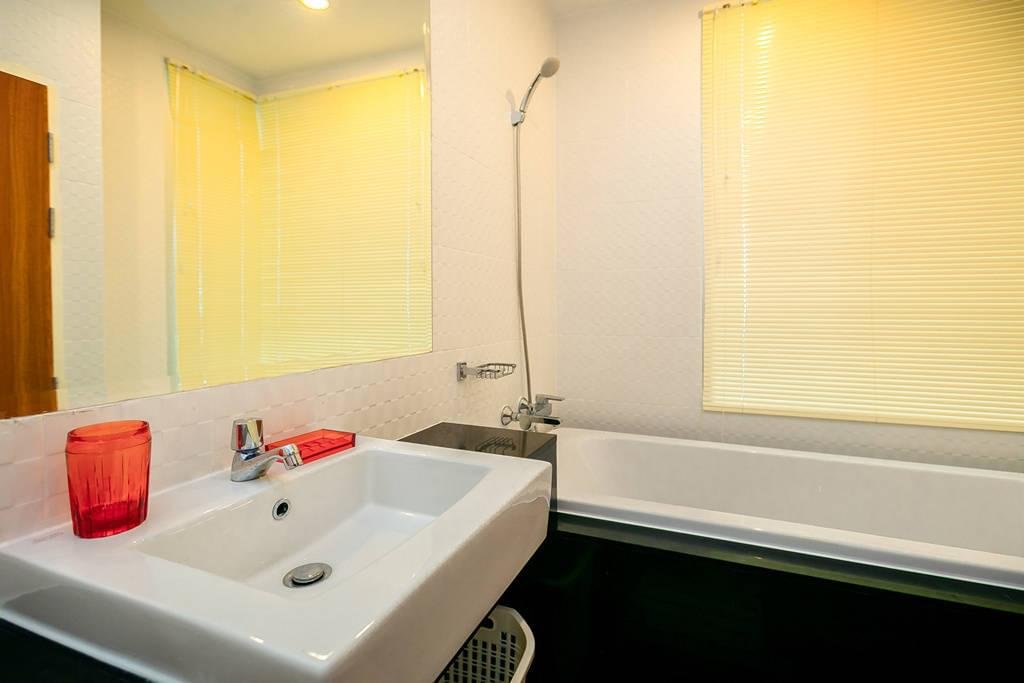 Property image - full photo 3