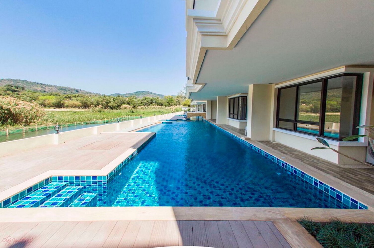 Property image - full photo 1