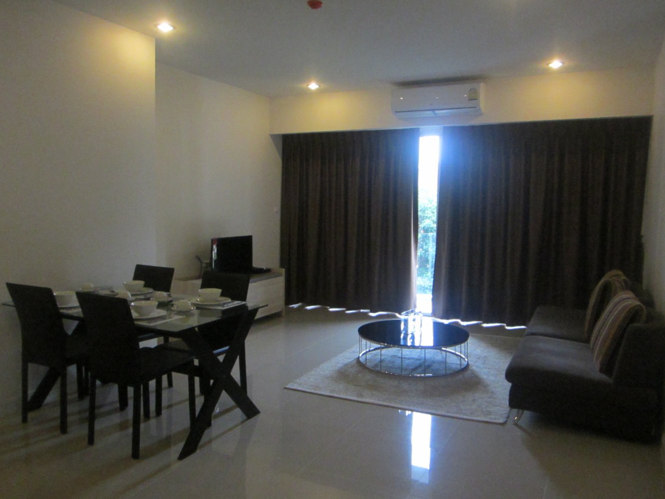 Property image - full photo 2
