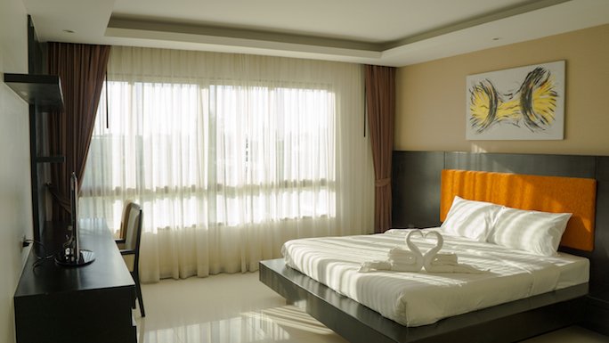 Property image - full photo 2