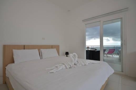 Property image - full photo 4