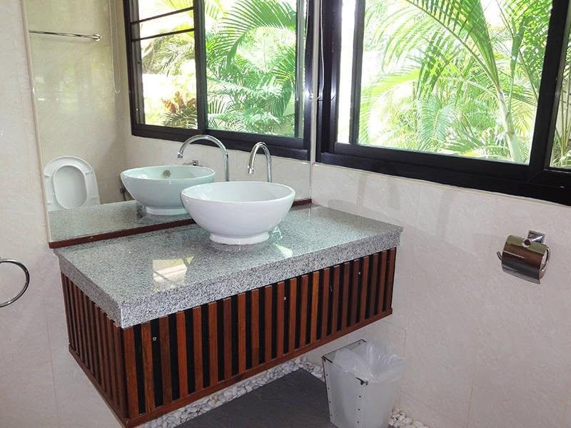 Property image - full photo 4