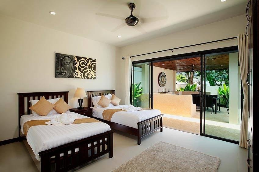 Property image - full photo 4