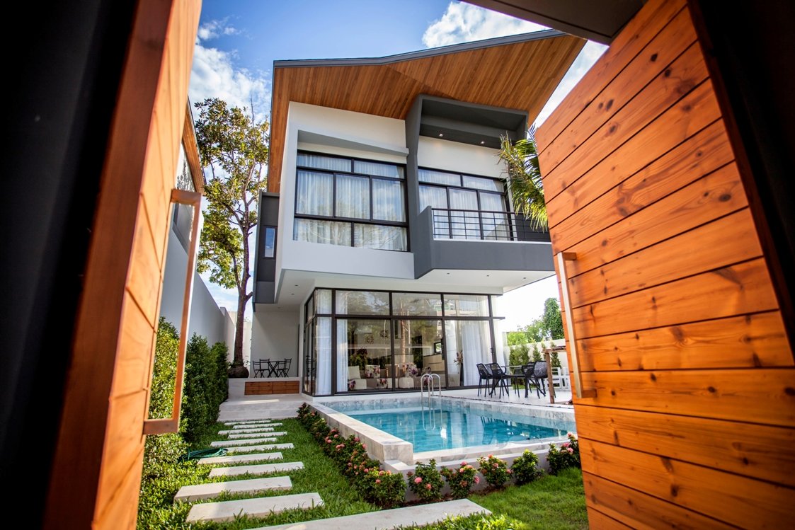 Property image - full photo 2