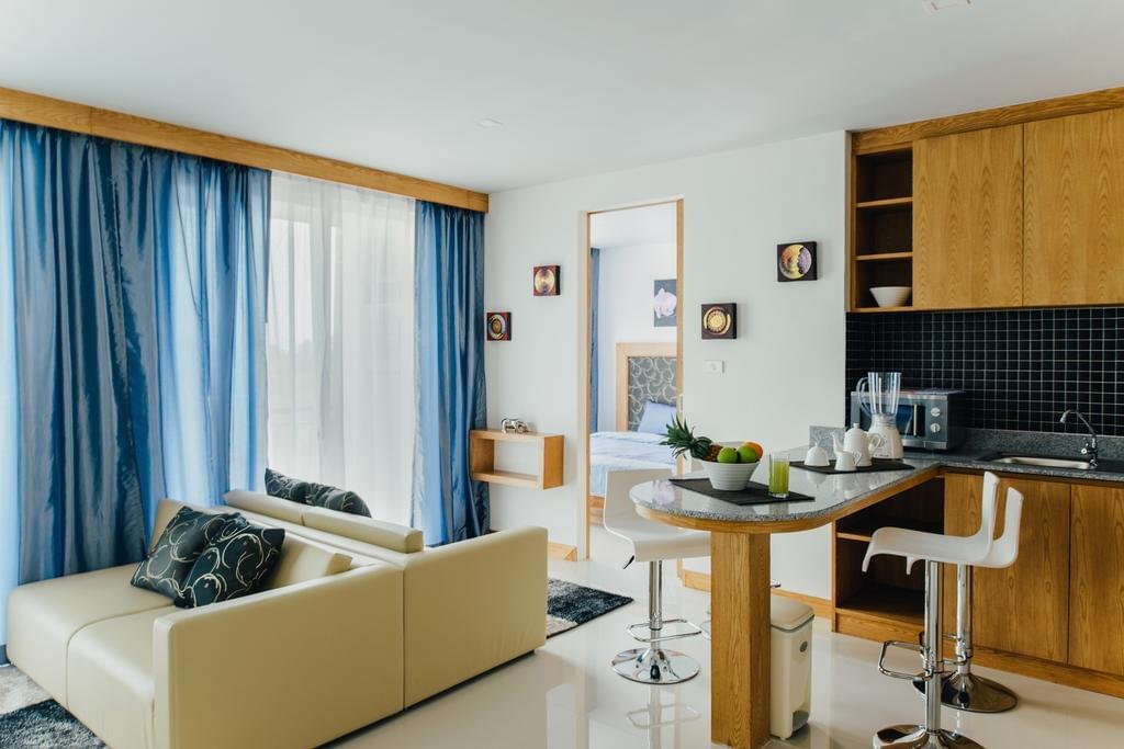 Property image - full photo 4