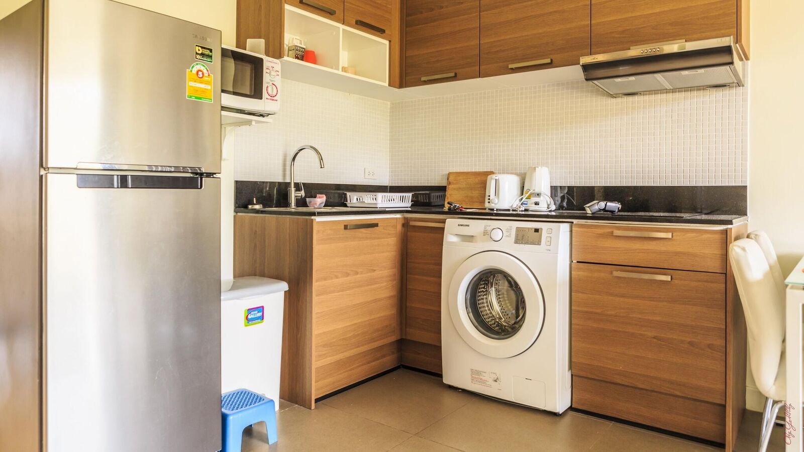 Property image - full photo 2