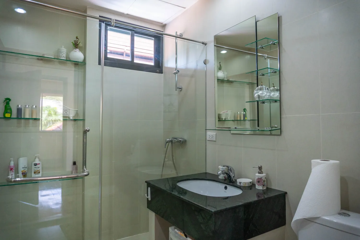 Property image - full photo 114
