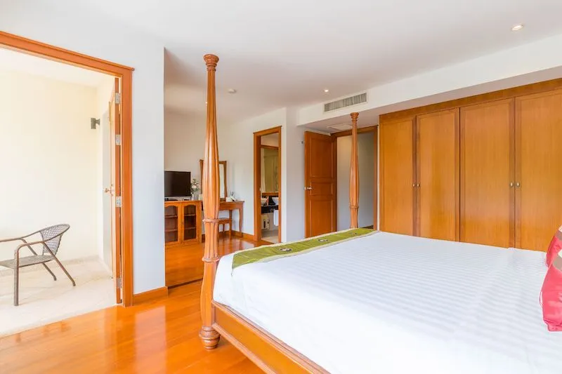 Property image - full photo 32