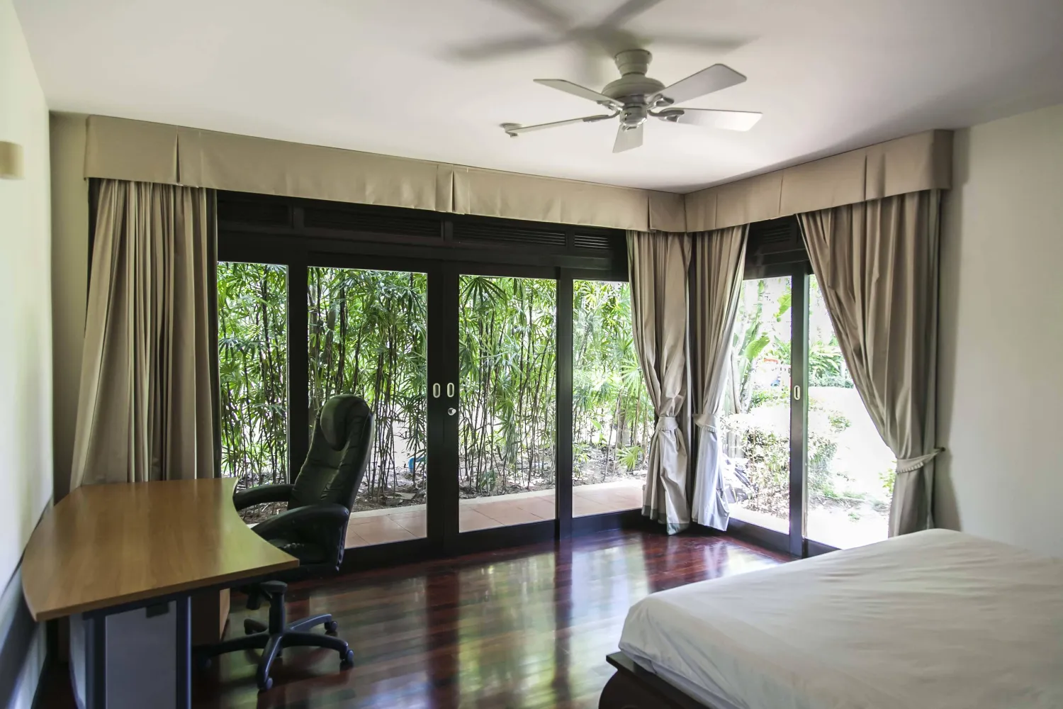 Property image - full photo 6