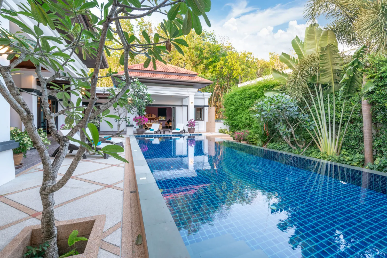 Property image - full photo 2