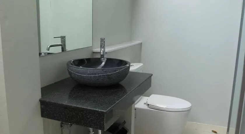Property image - full photo 6