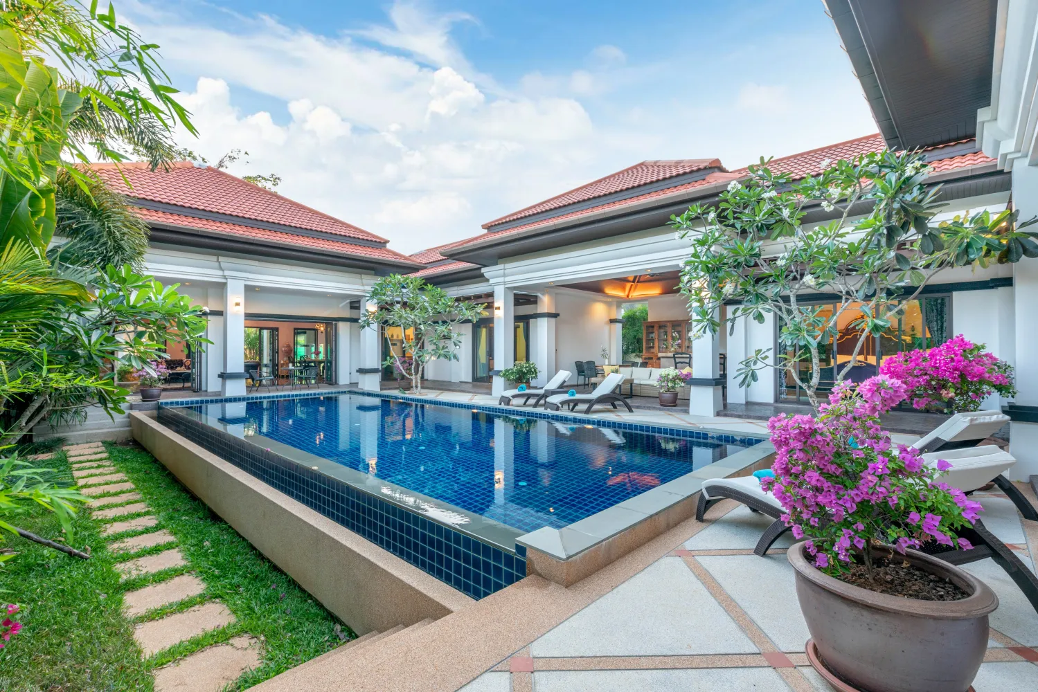Property image - full photo 1