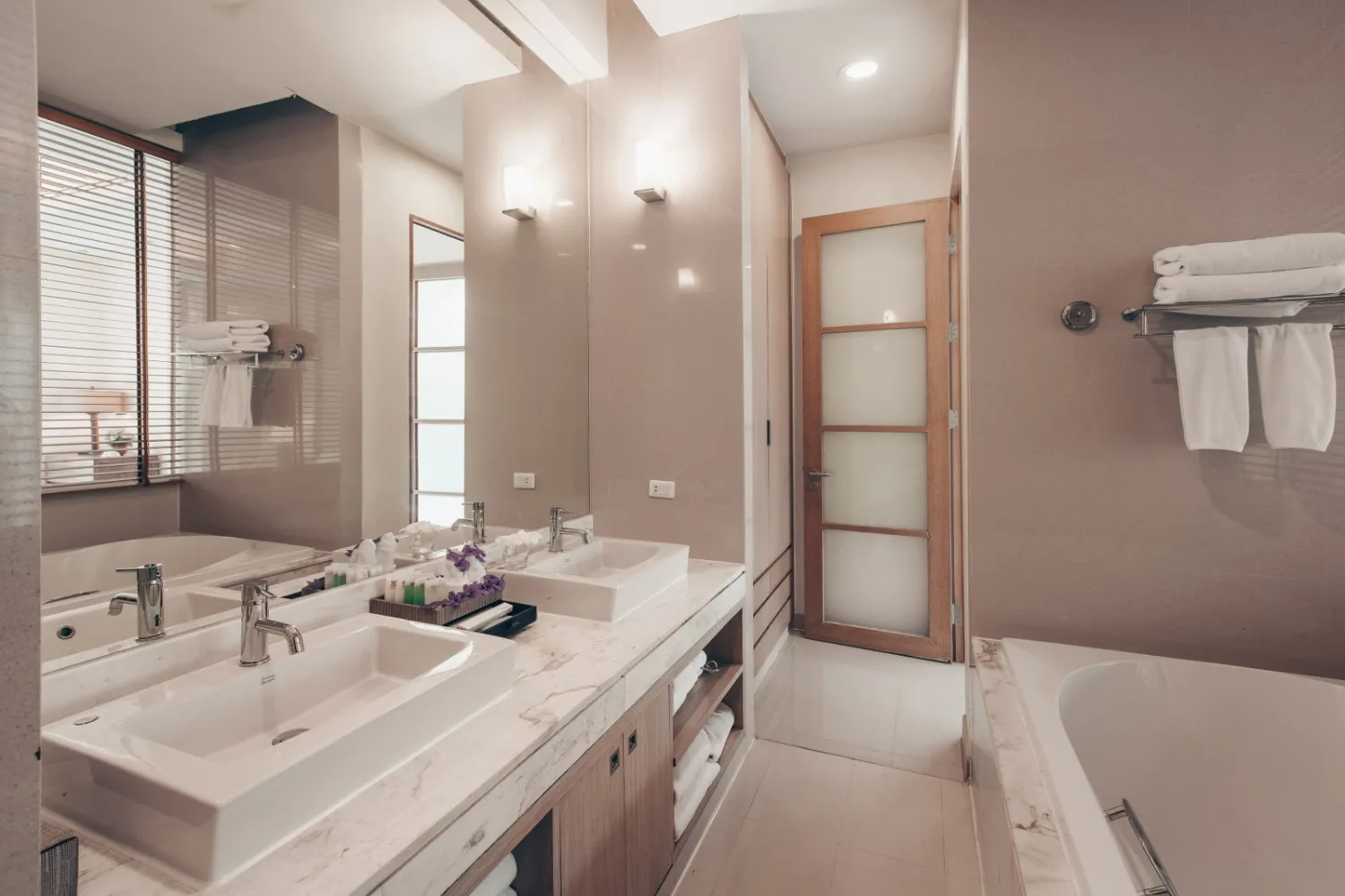 Property image - full photo 15