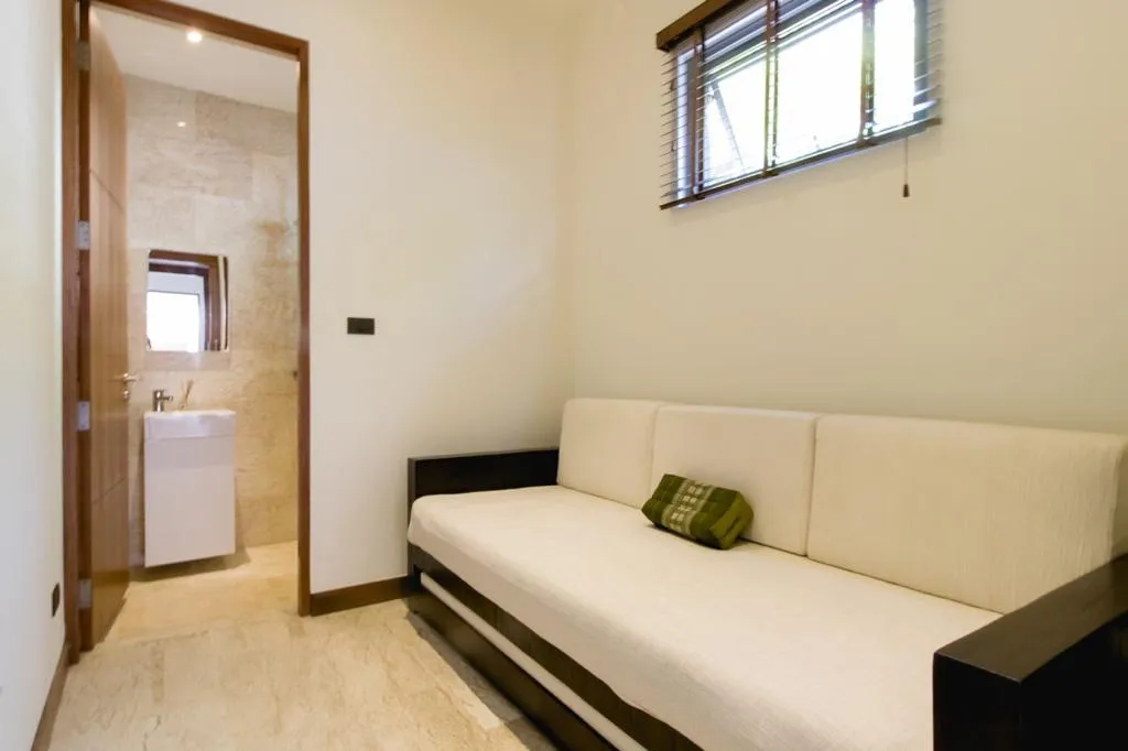 Property image - full photo 11