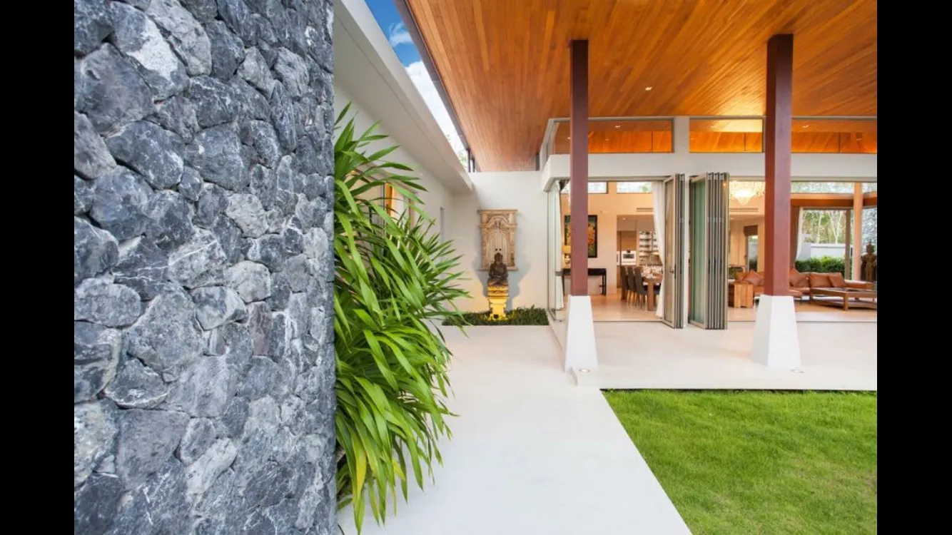 Property image - full photo 17