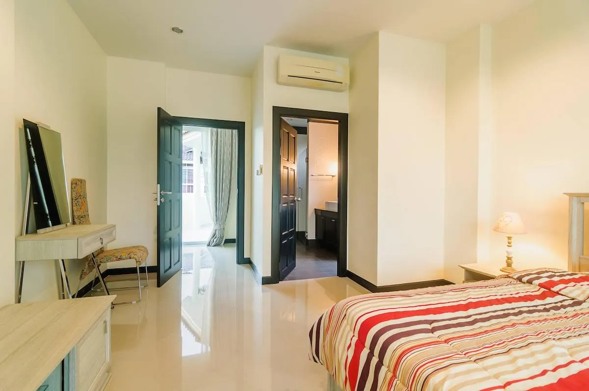 Property image - full photo 34