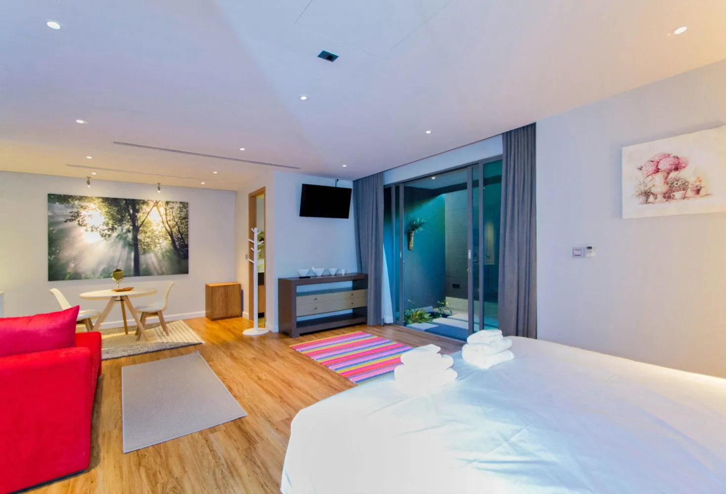 Property image - full photo 16