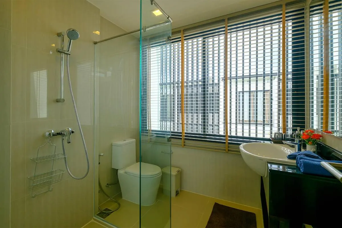 Property image - full photo 16
