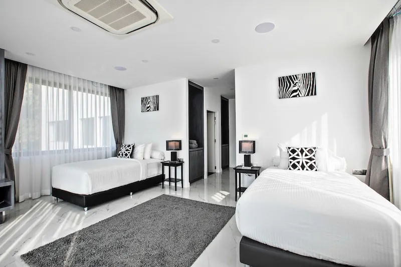 Property image - full photo 30