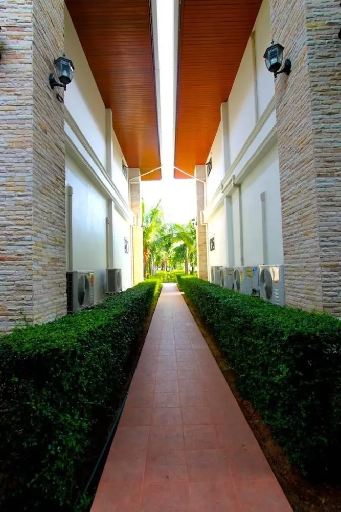 Property image - full photo 14