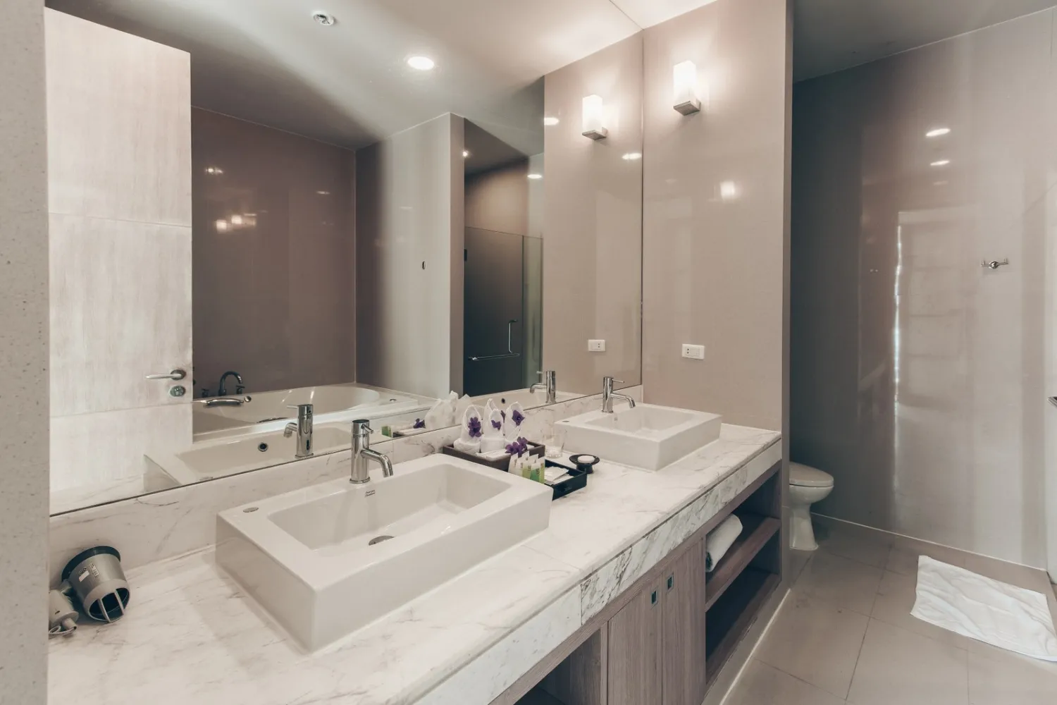 Property image - full photo 19