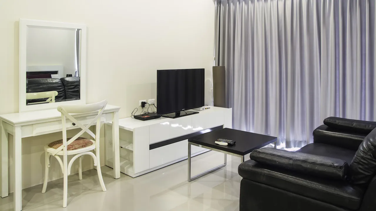 Property image - full photo 11
