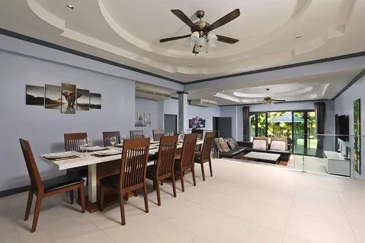 Property image - full photo 3