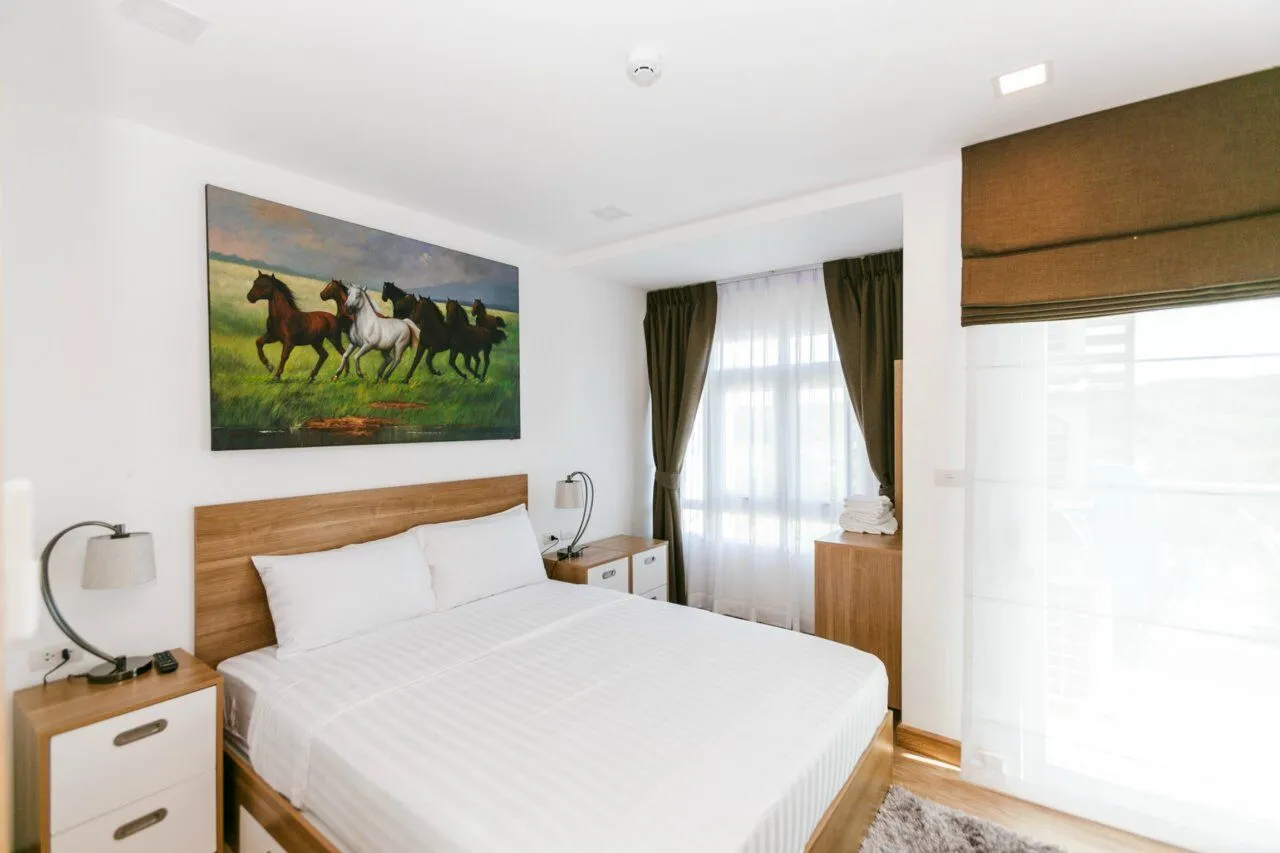 Property image - full photo 12