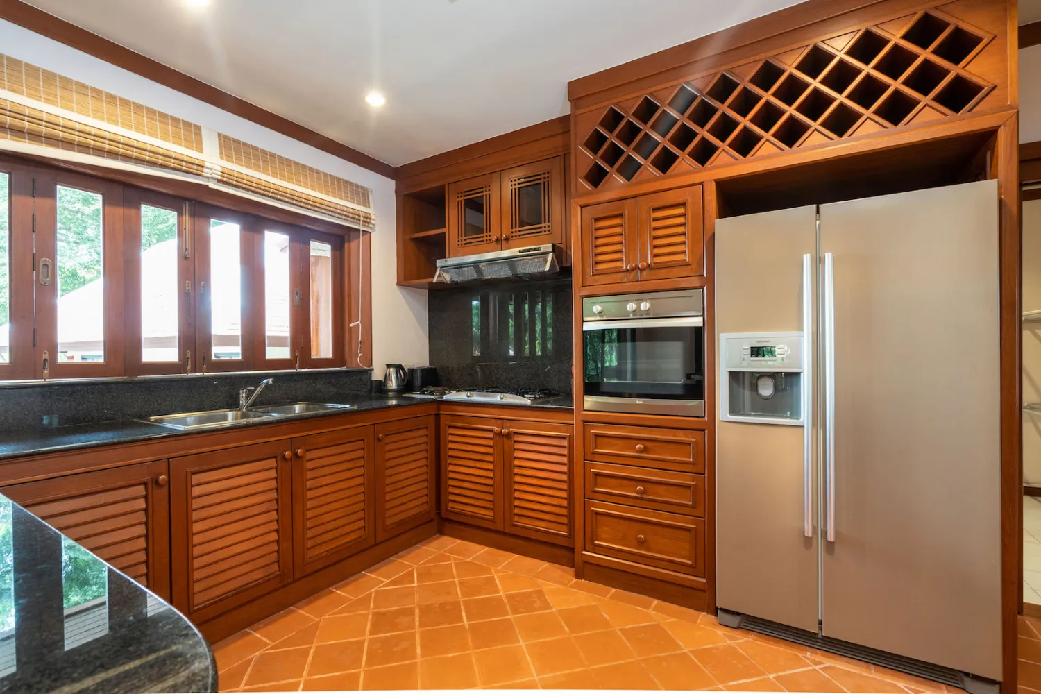 Property image - full photo 4