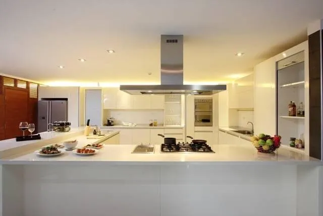 Property image - full photo 2